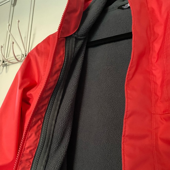 The North Face Waterproof Fleece Lined 2-in-1 Jacket - Picture 8 of 9